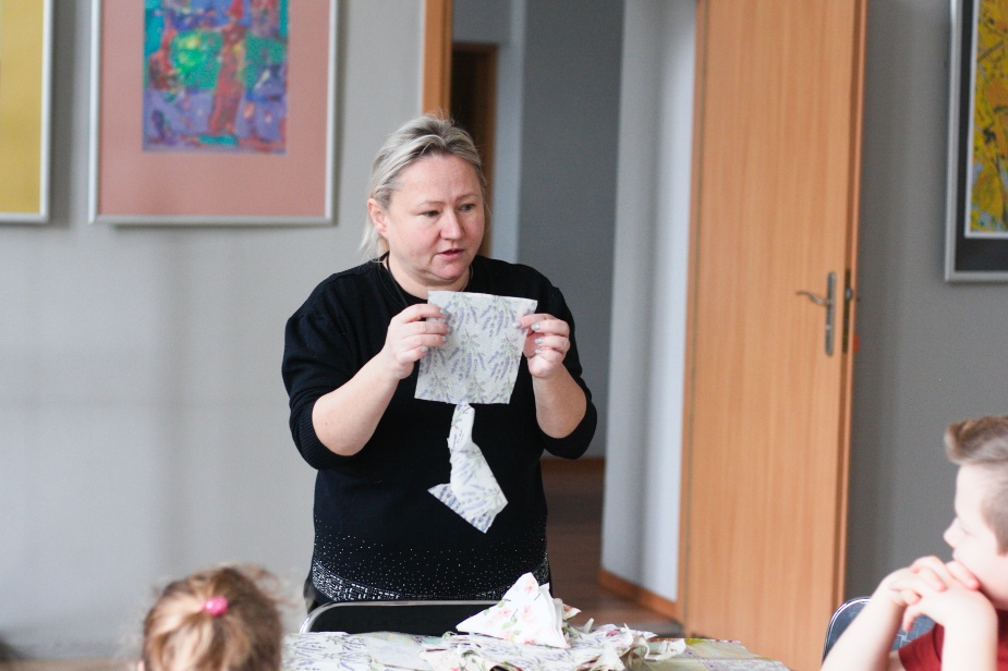 warsztaty decoupage z martą bywalec w ramach akcji zima w mieście w mdk południe